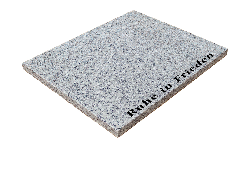 Granitplatte grau 50*40*3 cm poliert mit gravierter Inschrift